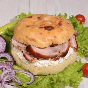 Чобанска лепиња са ролованом прасетином и сиром